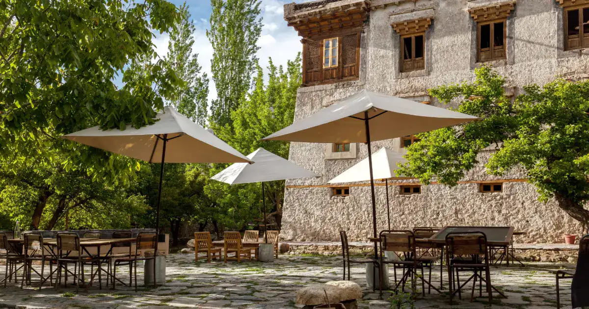 Historic Nimmu House in Summer